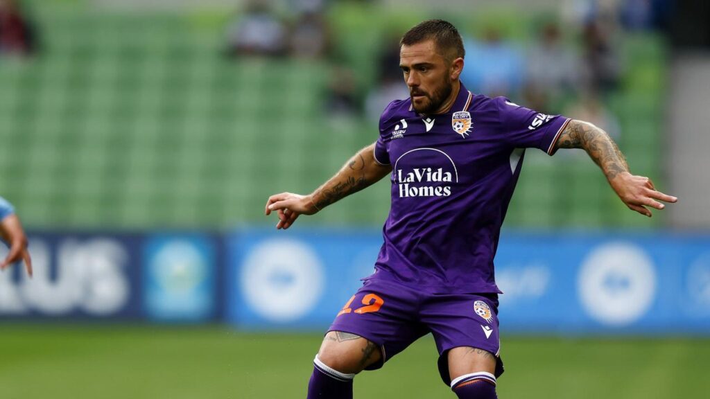 Josh Risdon has bowed out with an emotional victory for Perth Glory in his last match.
