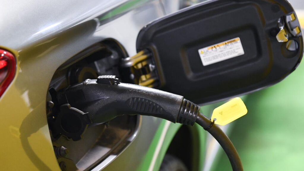 A company has won funding to provide charging points for electric cars in apartment buildings.
