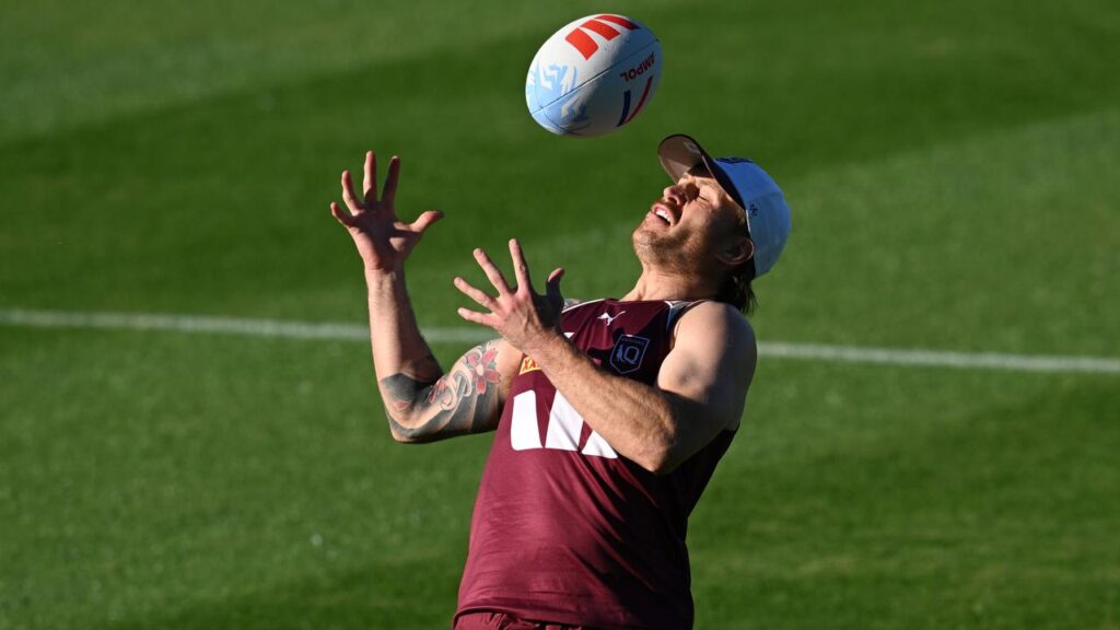 Cameron Munster is promising an all-out attacking approach from Queensland’s halves in Origin I.
