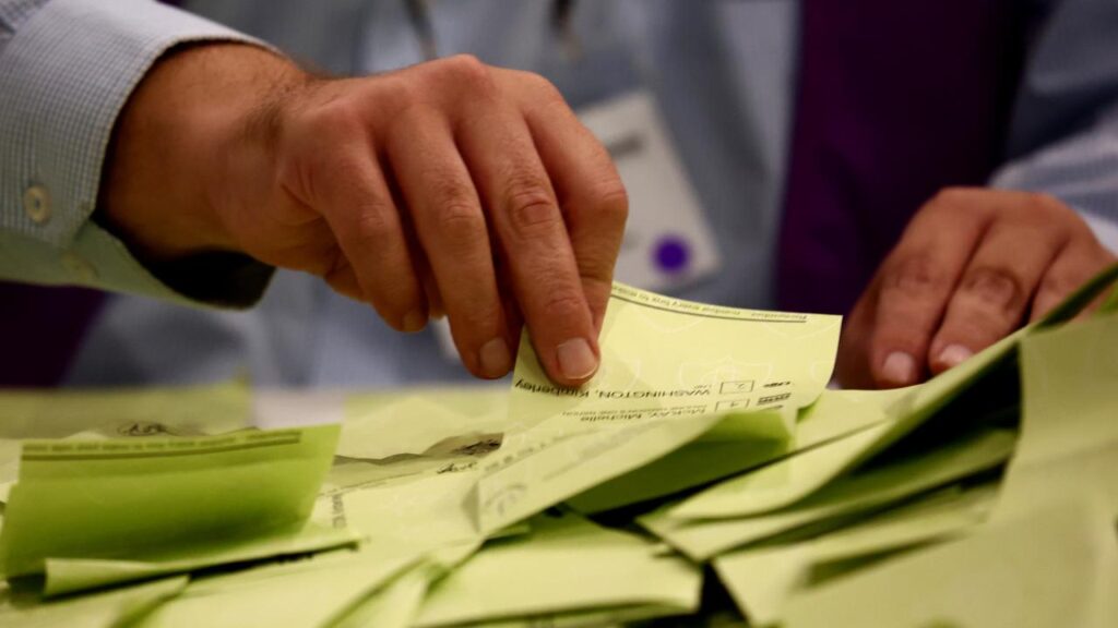 Early voting has opened in a by-election being held after the death of a Queensland MP.

