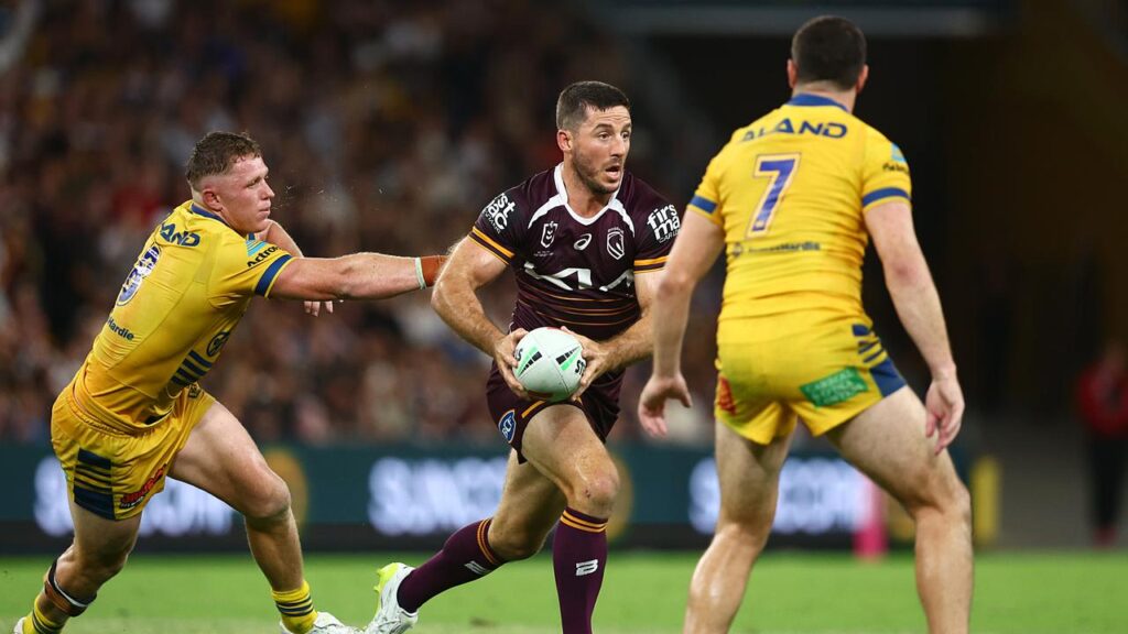 Brisbane veteran Ben Hunt is a chance of joining Cameron Smith in the 400-game NRL club.
