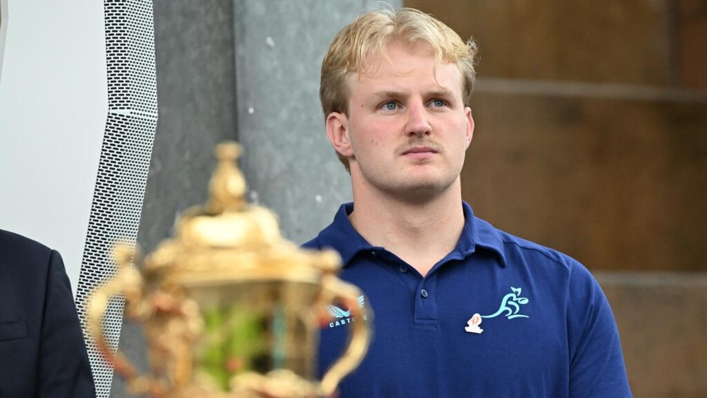 Tom Lynagh has extended his deal with Rugby Australia and Queensland Reds as the World Cup looms.

