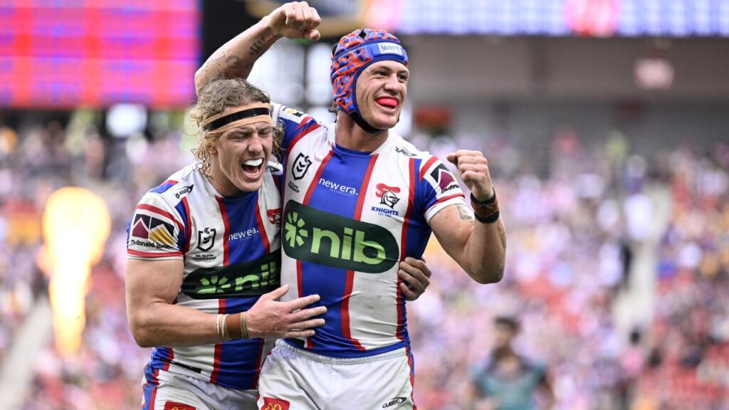Fletcher Sharpe (l) crossed twice and Kalyn Ponga (r) had a mixed day as Newcastle beat Gold Coast.
