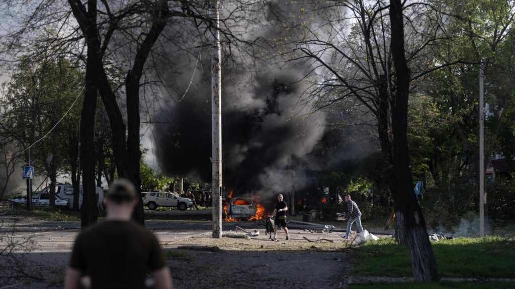 Ukrainian officials say three ​aerial bombs dropped on the city of Kramatorsk killed five people.
