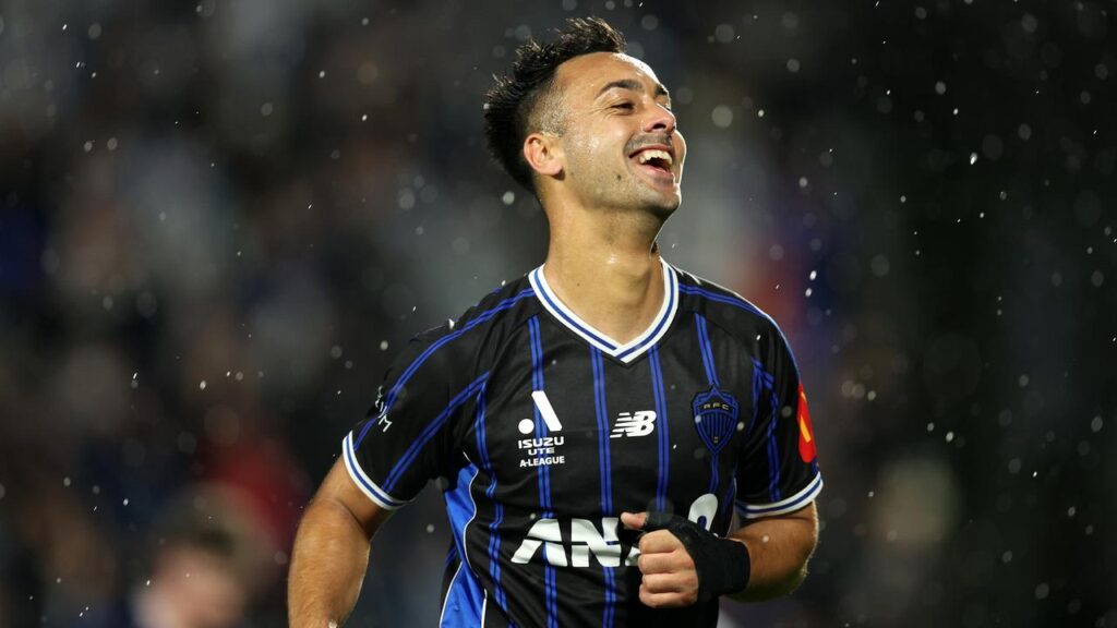 Cam Howieson was the goal-scoring hero as Auckland FC won the ALM grand final against Sydney FC.
