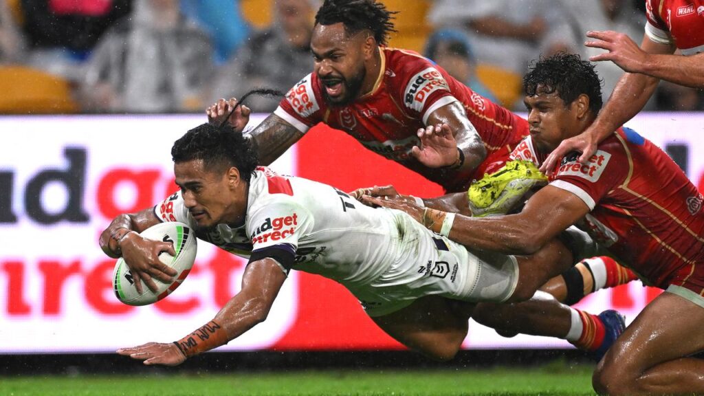 Melbourne’s Sua Fa’alogo (l) and the Dolphins’ Hamiso Tabuai-Fidow (c) will play for Samoa.
