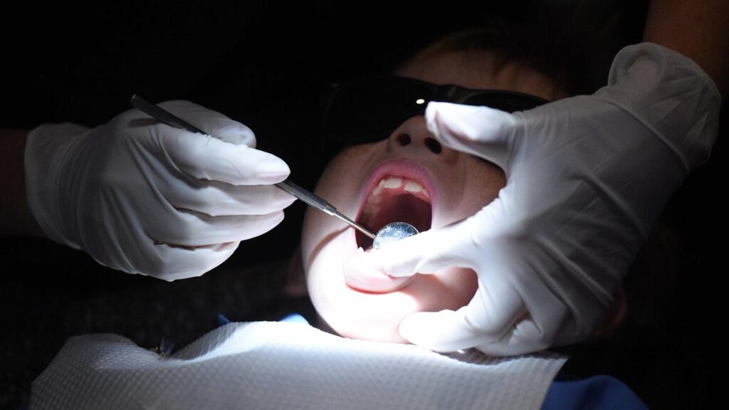 A new guide has been published to help dentists respond to suspected abuse among their patients.
