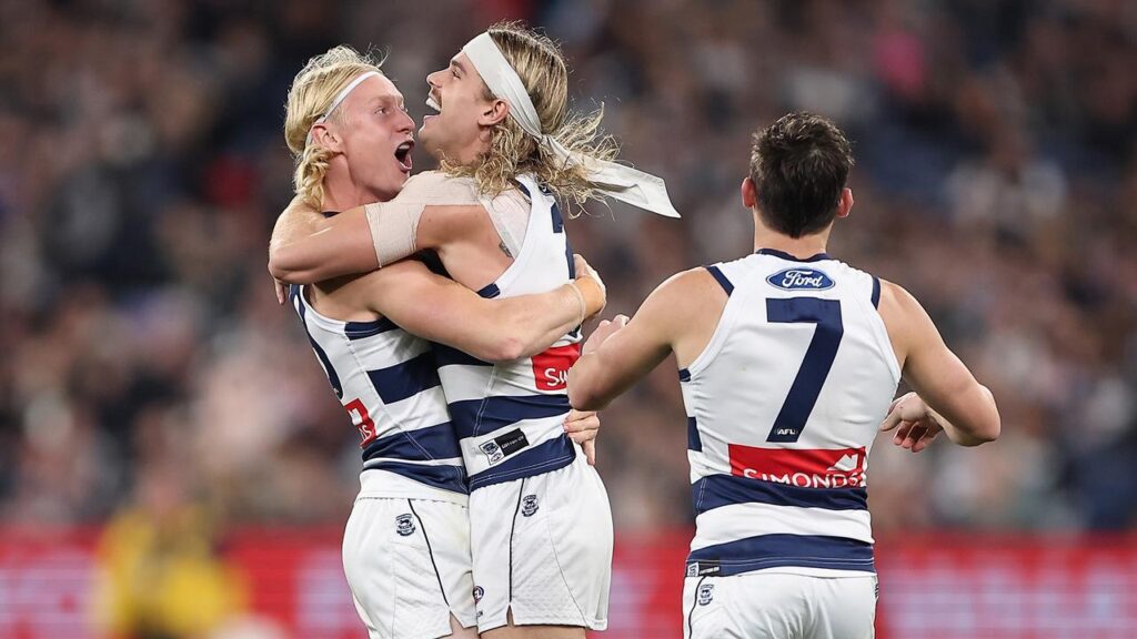 The Cats continue to claw their way up the ladder with the Magpies their latest victims.
