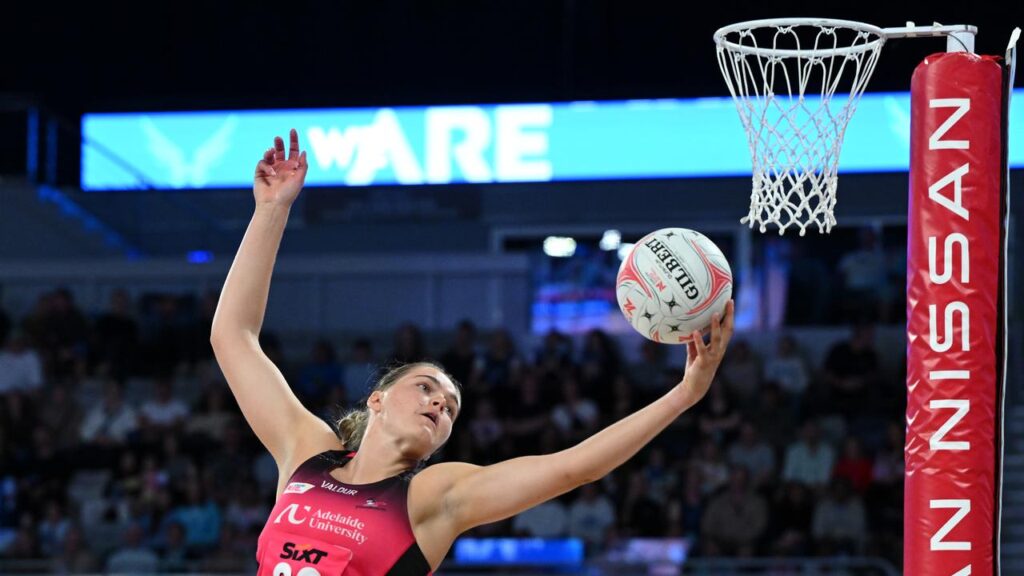 Elmere van der Berg racked up 56 goals for the Thunderbirds as they thumped the Giants.
