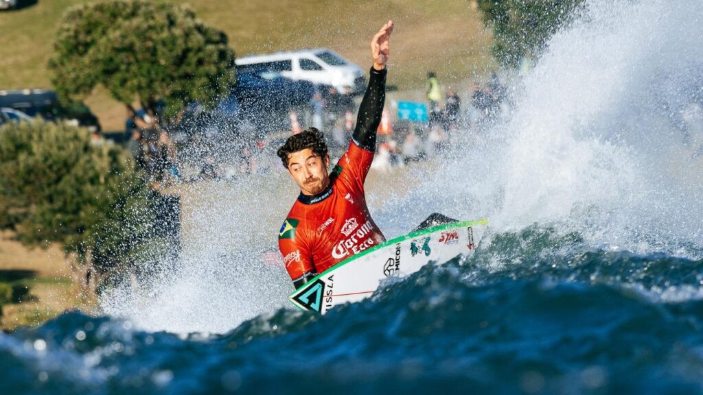Yago Dora’s last-four battle in New Zealand will resume shortly after a dramatic morning.
