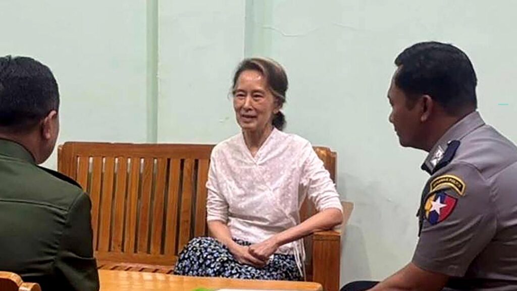 Myanmar state media have broadcast the first public photograph of Aung San Suu Kyi since 2021.
