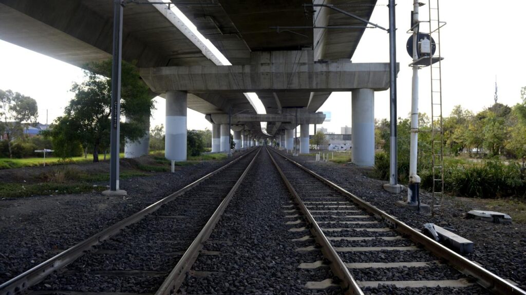 The federal government has pulled the pin on funding for a controversial rail project.

