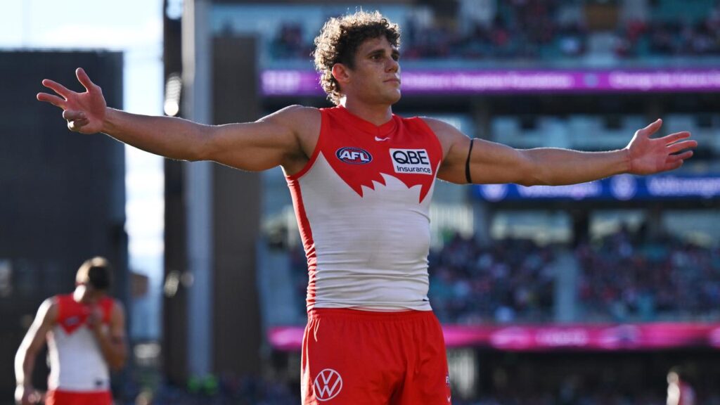 Charlie Curnow had his kicking boots on with eight goals as the Swans demolished Richmond.
