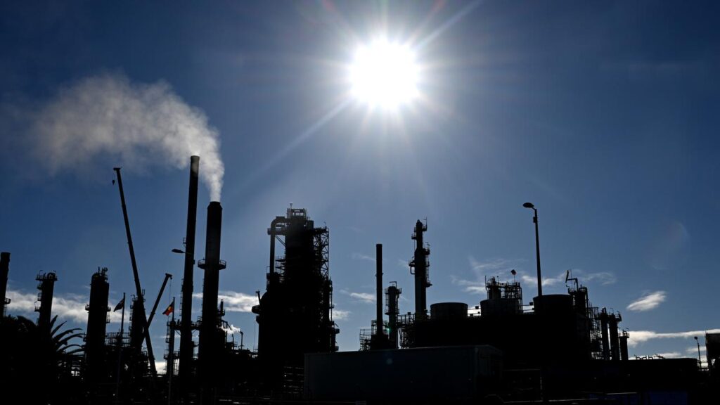 Queensland is looking to fast-track domestic fuel storage and refinery projects.
