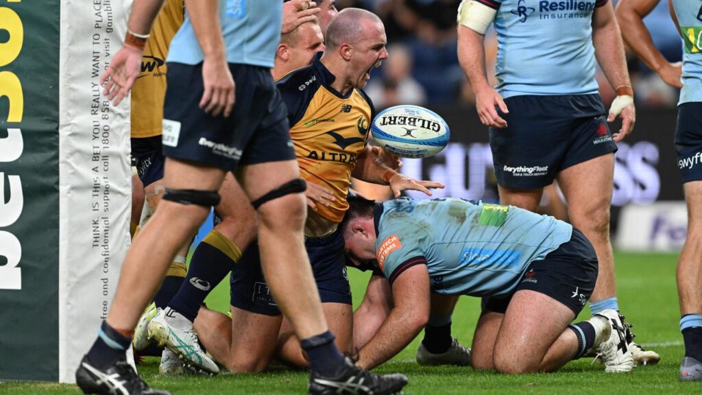 Two-try hero Dylan Pietsch (c) returned to haunt his former team as the Force upset the Waratahs.
