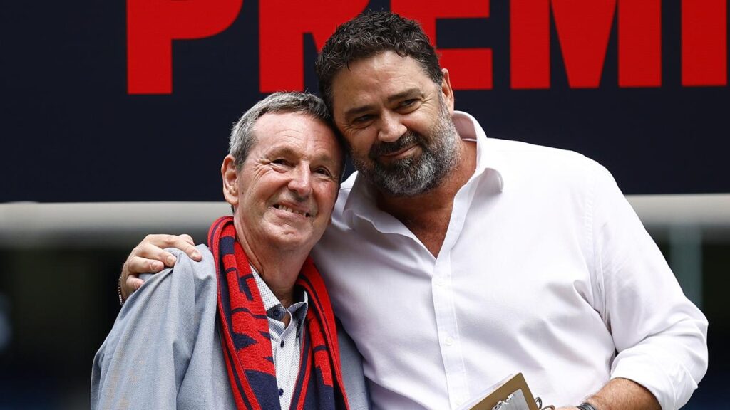 Garry Lyon (r) wants Anthony Albanese to help fight MND following the death of Neale Daniher (l).
