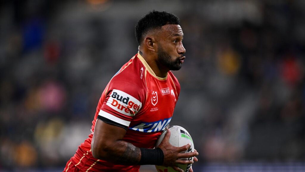 Francis Molo has re-signed with the Dolphins until the end of 2028.
