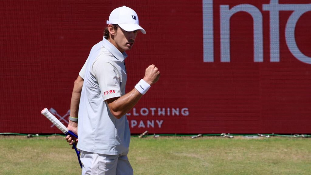Alex de Minaur en route to his convincing victory over Denis Shapovalov at Queen’s Club.
