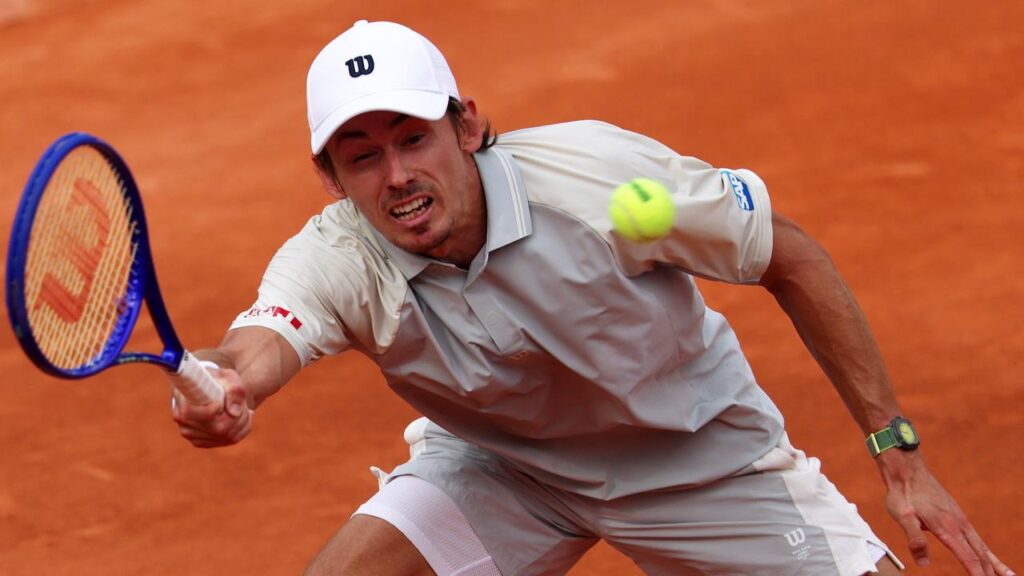 Alex de Minaur isn’t sure whether he should have a break or play on the grass after his Paris woe.
