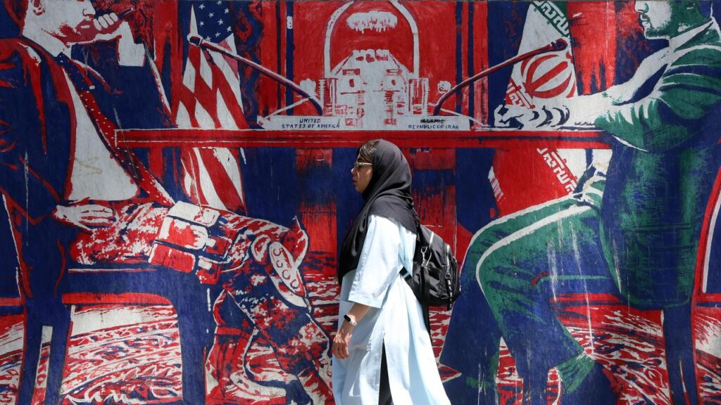 Pakistani negotiators say talks between Iran and the US are on track to continue in the coming days.
