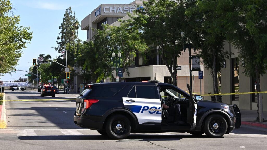 Police are trying to negotiate with a man who has taken a number of hostages at a California bank.
