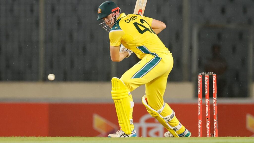 Cam Green played a lone hand with the tail as Australia struggled to reach the target in Bangladesh.
