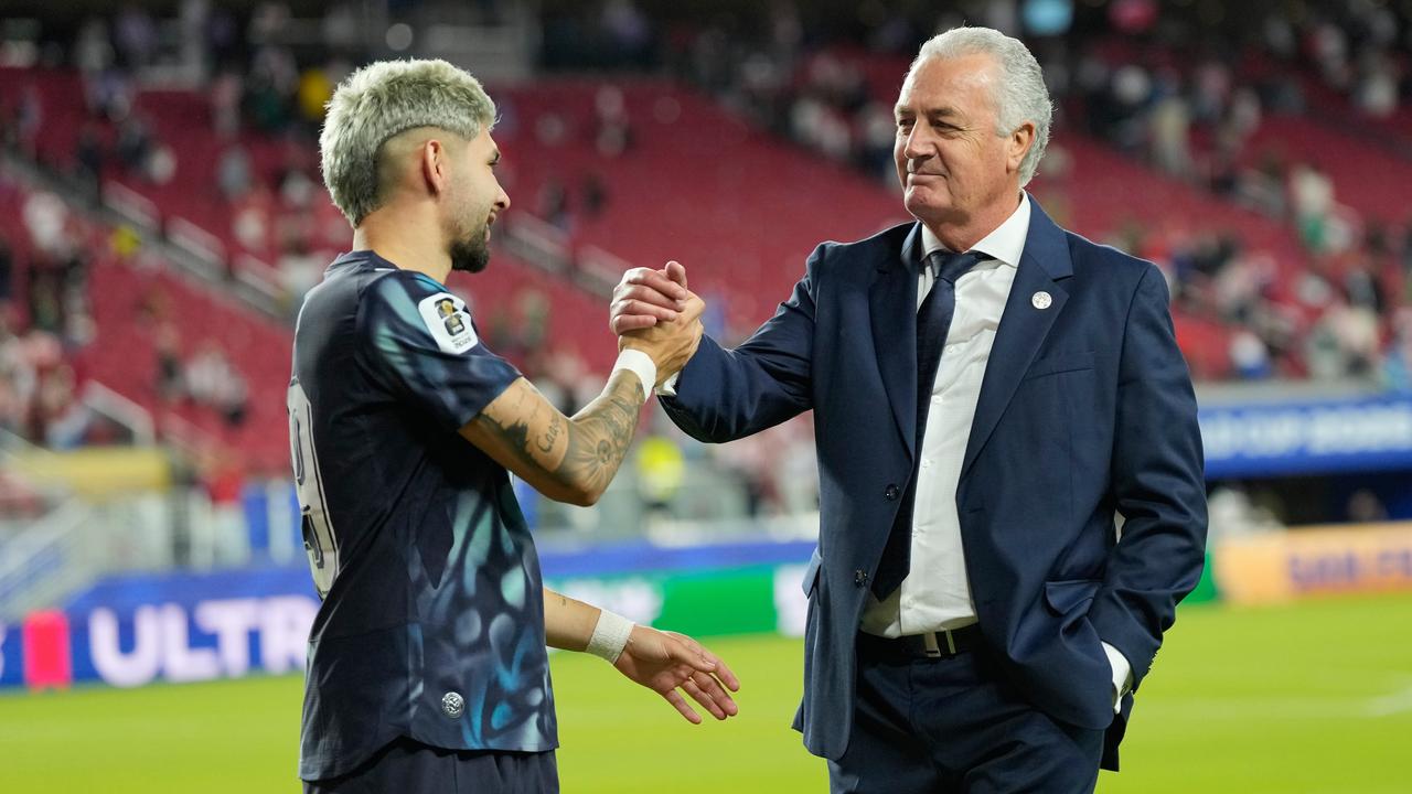 (L-R) Julio Enciso and Gustavo Alfaro.