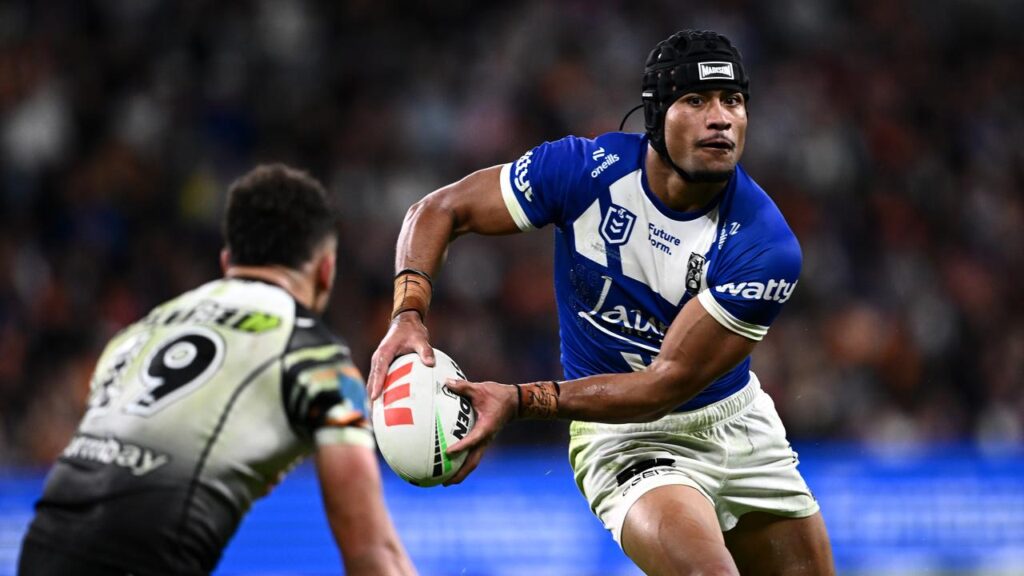 Stephen Crichton has recovered from his shoulder issue to be named for the Bulldogs against Manly.
