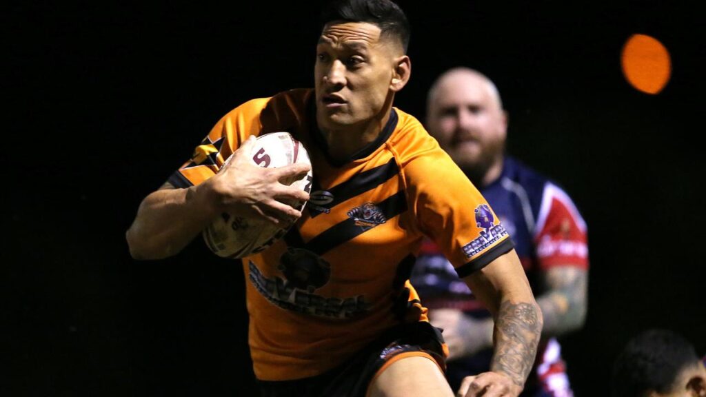 Israel Folau’s bid to join Wests Tigers has drawn support from Christian prop Max King.
