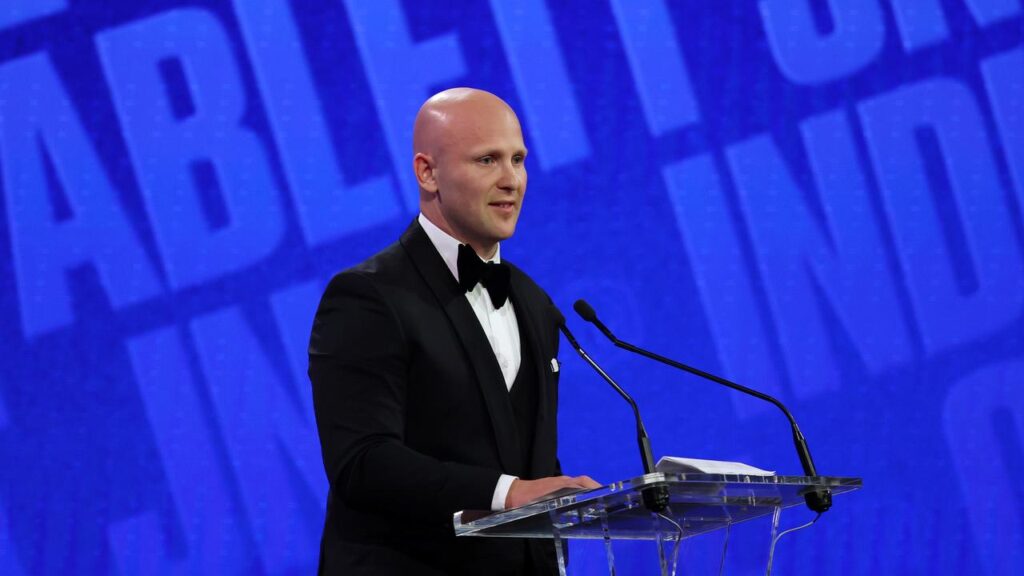 Former aspiring surf pro Gary Ablett Jr makes his acceptance speech as an AFL Hall of Fame inductee.
