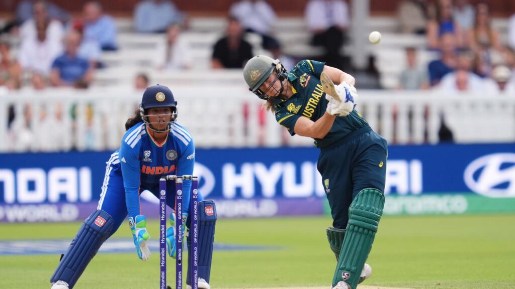 Ellyse Perry helped guide Australia to the T20 World Cup semi-finals with victory over India.
