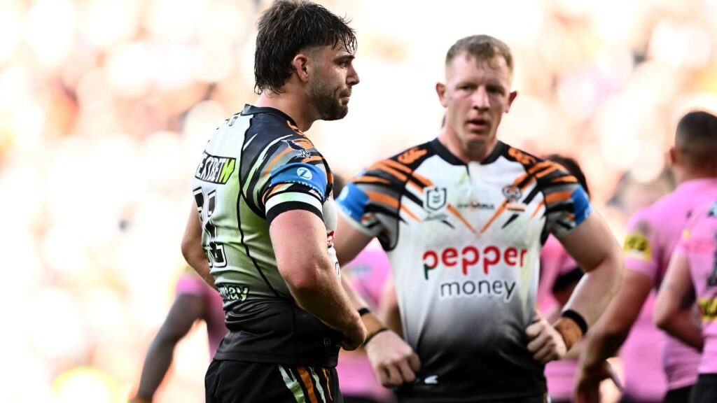 Mavrik Geyer (l) is among the selection casualties from the Tigers’ humiliation against Penrith.
