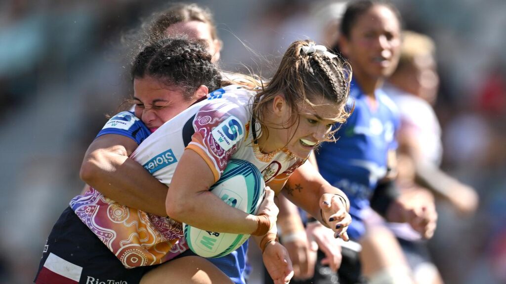 Caitlin Urwin is switching codes to play for the Brisbane Broncos in the NRLW.
