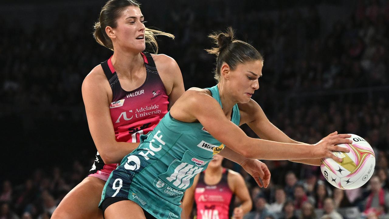 Kate Heffernan of the Thunderbirds and Zara Walters of the Vixens