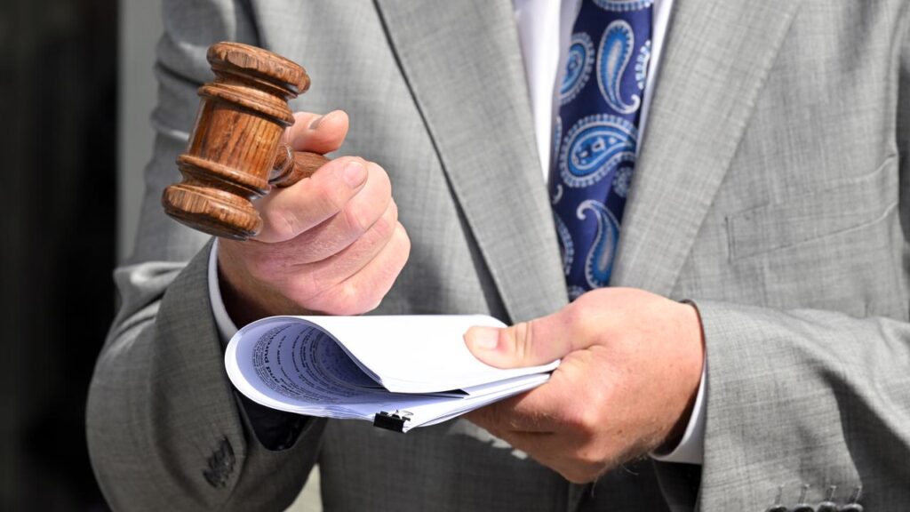The nation’s two big property listings sites are accusing each other of making false claims.

