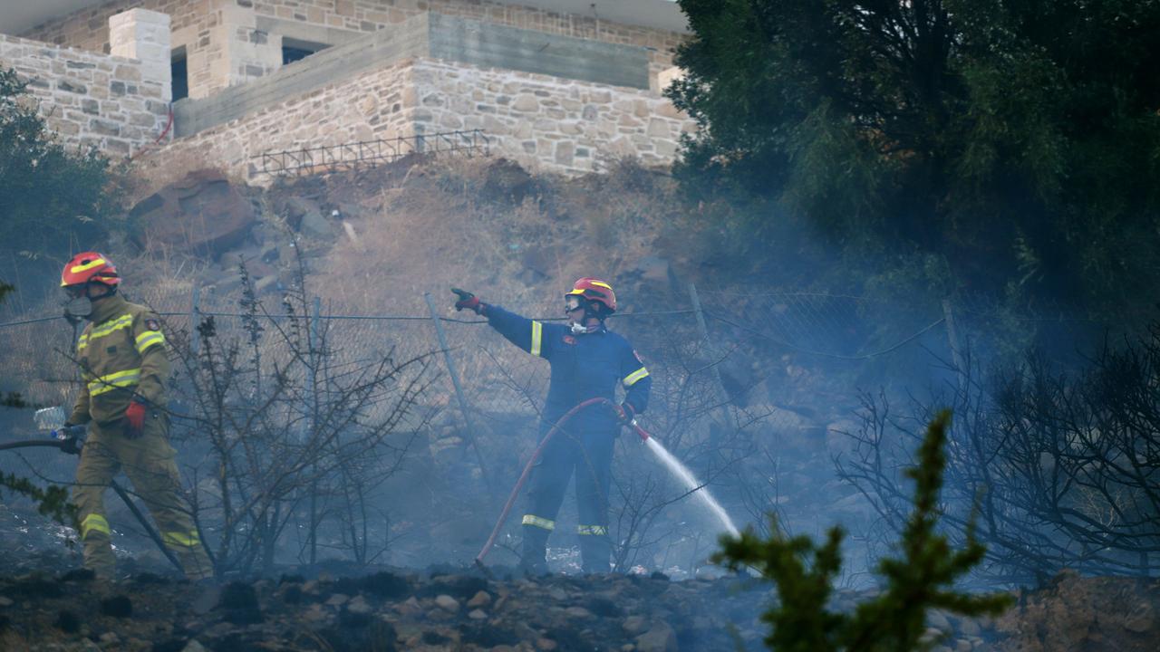 Firefighters killed battling Greek fires