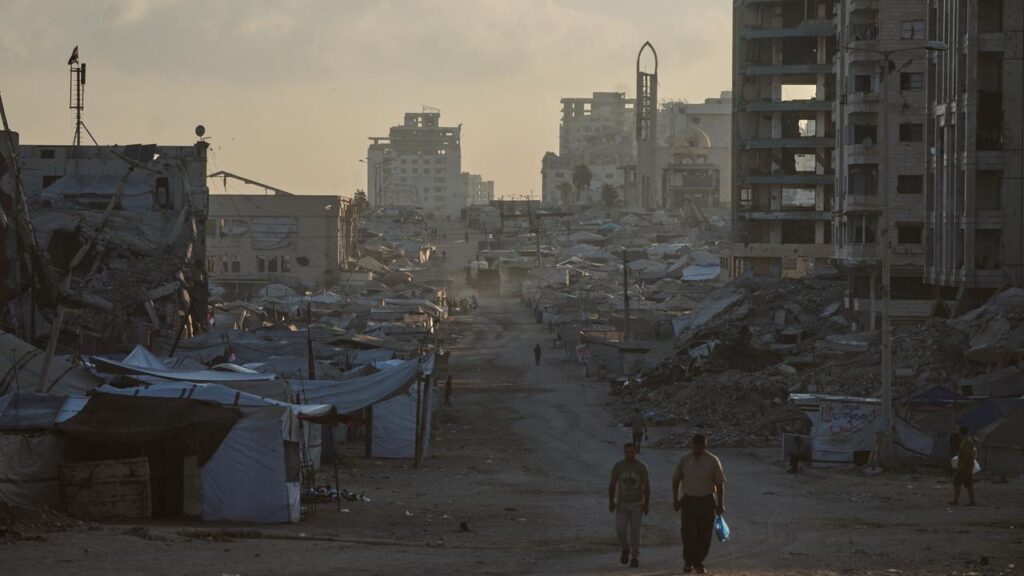 An Israeli air strike in Gaza City has killed two people and left several injured, medics say.
