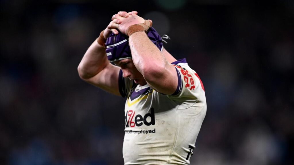 Melbourne skipper Harry Grant has been forced off with a hamstring injury against South Sydney.
