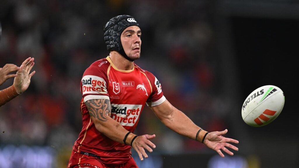Dolphins playmaker Kodi Nikorima has signed a two-year deal with St George Illawarra.
