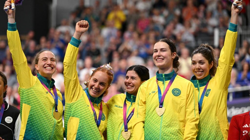 Team Australia’s gold medal winners in the women’s 4,000m team pursuit finals on the podium.

