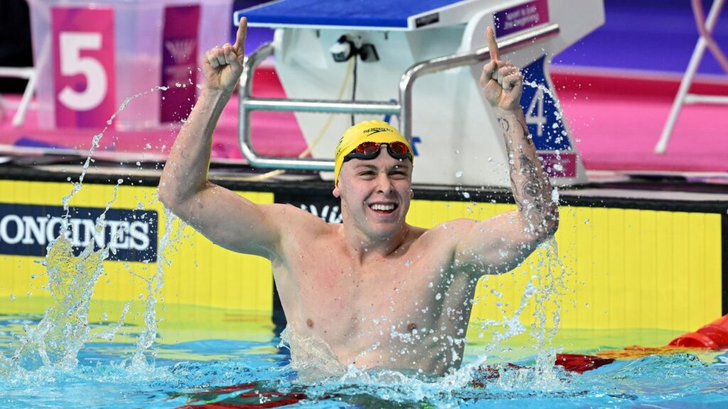 Sam Short has extended Australia’s golden run in the pool with victory in the 400m freestyle final.
