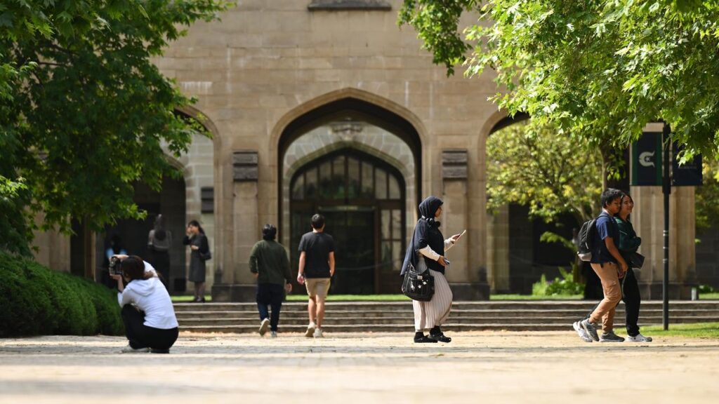 Melbourne University officials are to face a royal commission over anti-Semitism on campuses.
