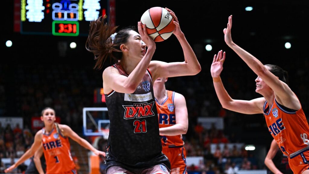 Giant Chinese star Han Xu has made the switch from Perth to Geelong in the WNBL.
