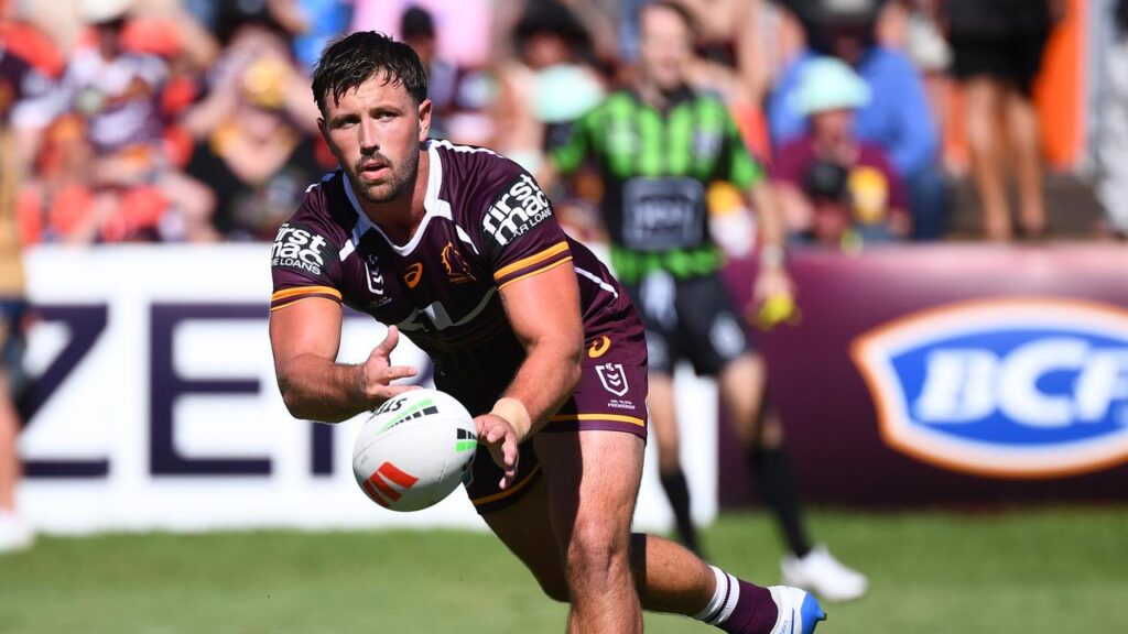 After a short stint in the UK, hooker Tyson Smoothy is heading back Down Under to play for Perth.
