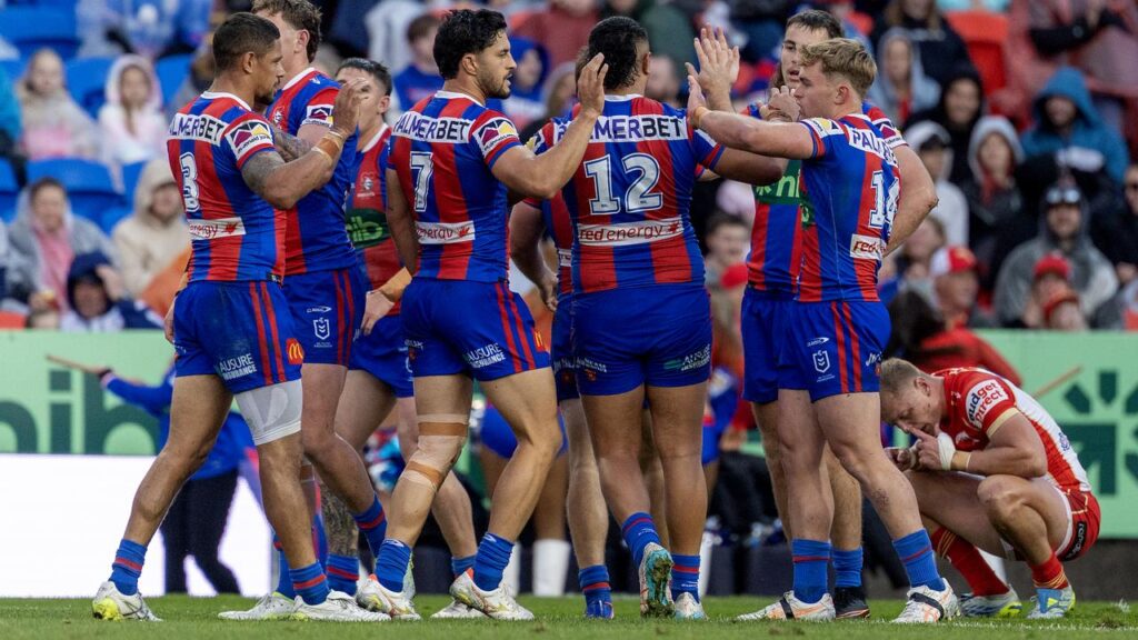 Newcastle have snatched a victory over the Dolphins with a late field goal.
