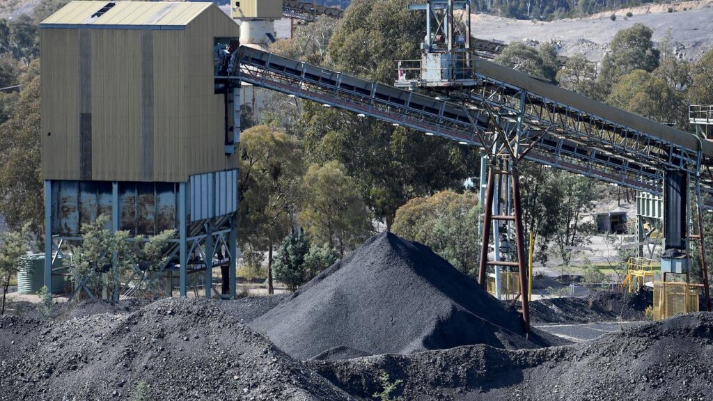 The resources sector has been urged to do more to pull its weight in reducing emissions.
