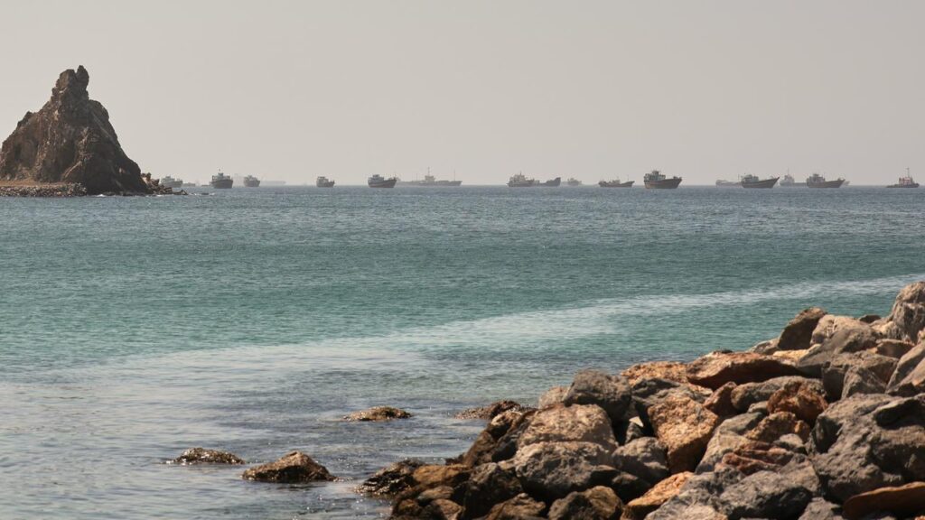 The Strait of Hormuz remains largely blockaded amid talks between Iranian and Omani authorities.
