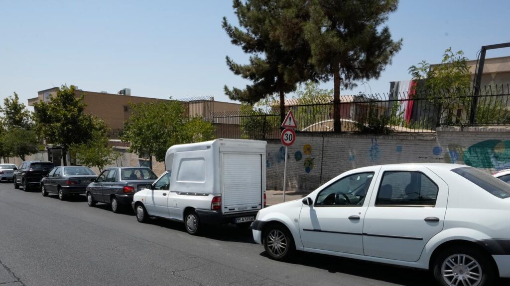 Fears of supply shortages have led to long queues at petrol stations in the Iranian capital Tehran.
