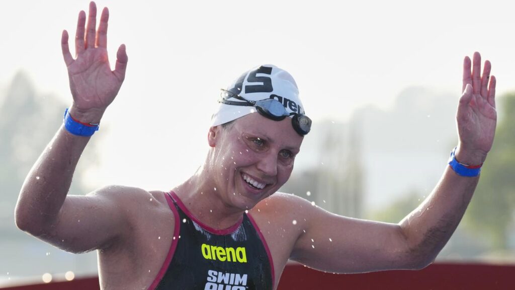 Moesha Johnson has added the Pan Pacs 10km title to her glittering open water swimming resume.
