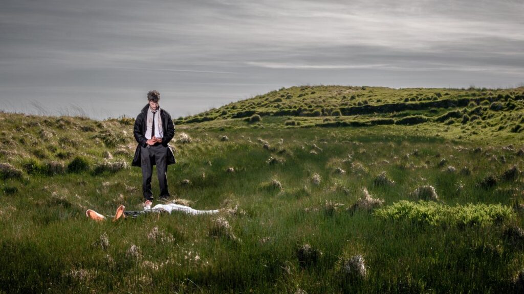Scorched Earth is a cold case whodunnit that combines dance, theatre and cinema.
